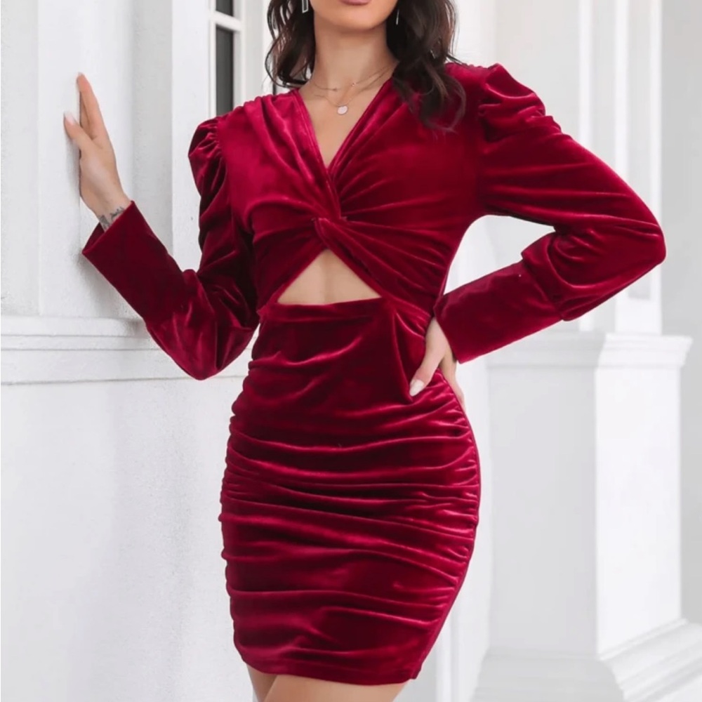 SHEIN Velvet Long Sleeve Cutout Dress ❣️